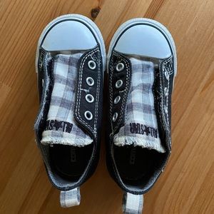 Converse All Star Toddler boys size 8. EUC!!